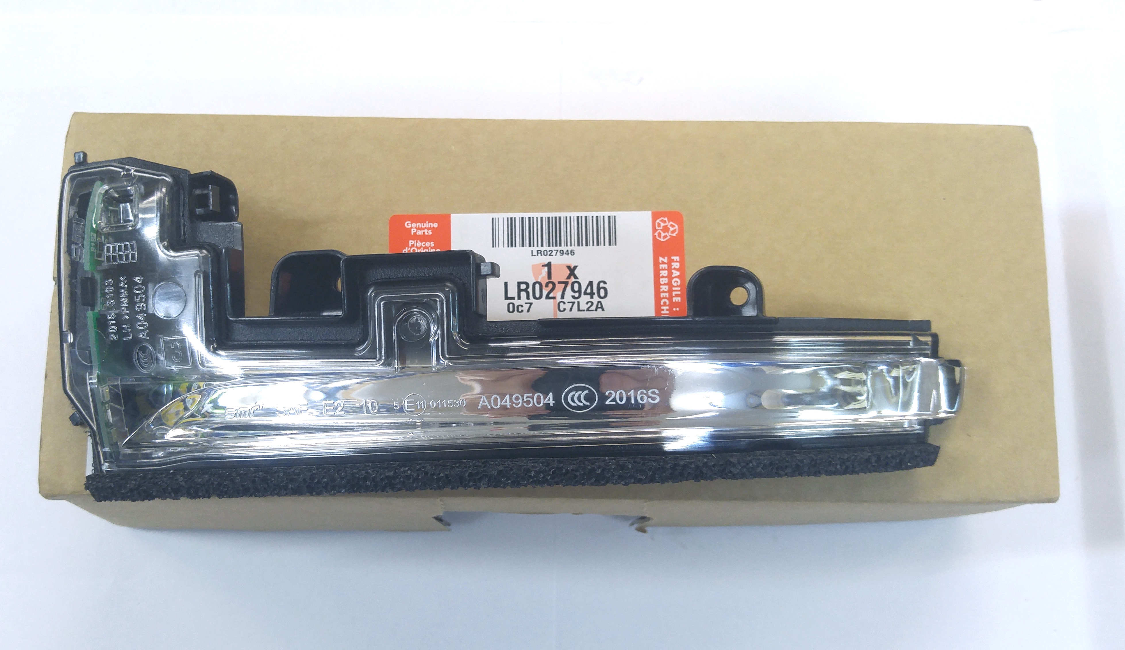 Поворотник левый (на зеркале) D4/EVOQUE/RRN/RRS c 2014 - (LR027946||LAND ROVER)